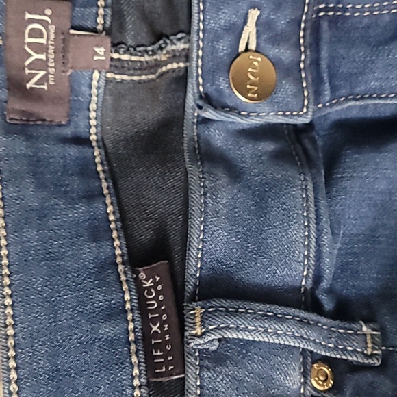 NYDJ cropped jeans with ties at hem - 14 - Picture 3 of 5